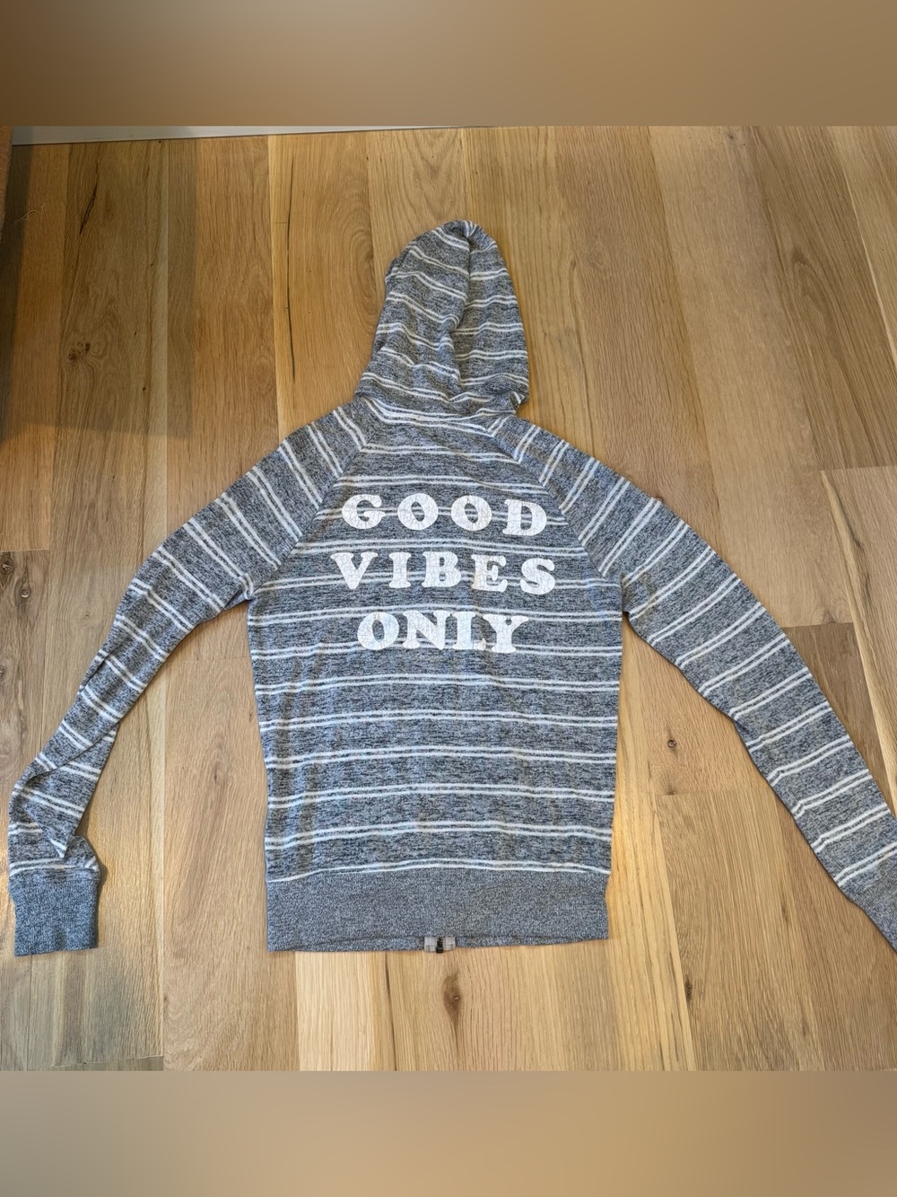Spiritual Gangster Good Vibes Only Striped Zip Hoodie – Heather Gray – XS